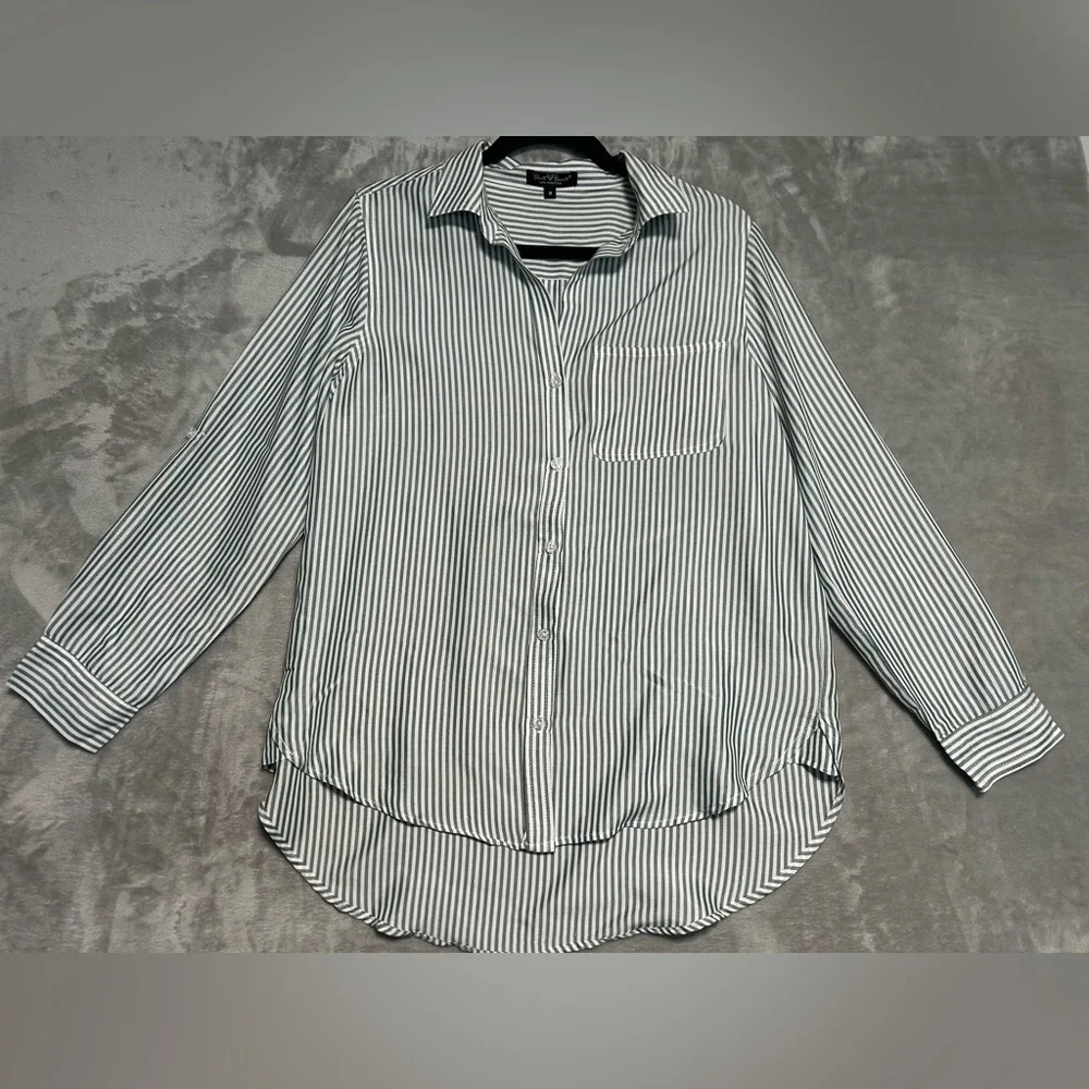 Velvet Heart Los Angeles Button Down Shirt Women’s Medium Green White Stripe